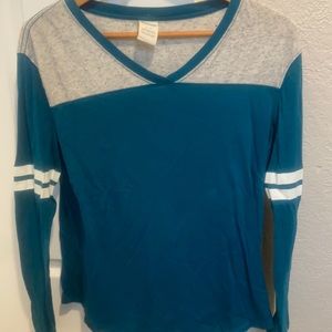 Blue/green long sleeve